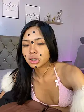 MiaraLove live cam preview
