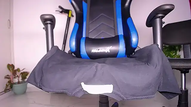 MAXJONES_2