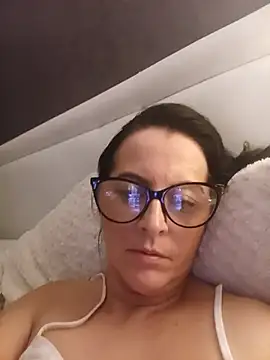 VelvetNaughty-Shem webcam