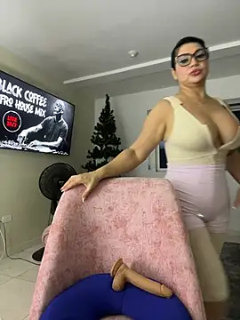 Hot_beauty__ live cam on StripChat