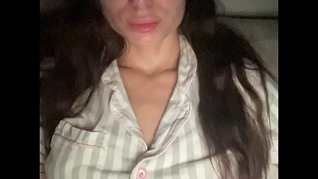 AdeleMills live cam on StripChat