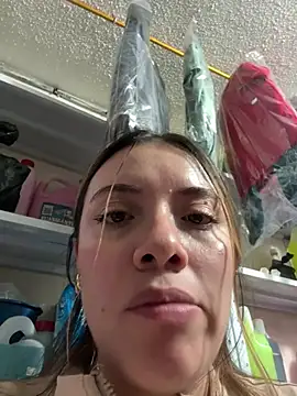 valery_mora webcam