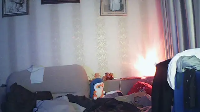 MoodieMira live cam on StripChat