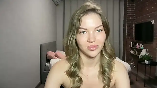 EmmyMills live cam on StripChat