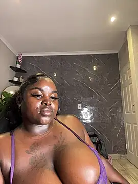 Honeycoco0211 live cam on StripChat