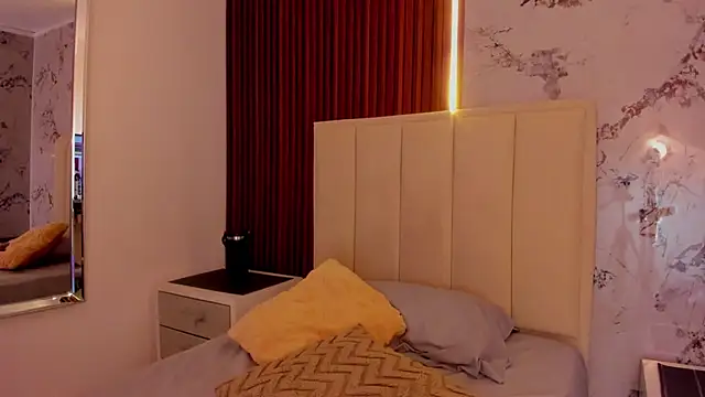 MELANIE_VEGA live cam on StripChat