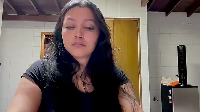 MarcellaGriffin live cam on StripChat