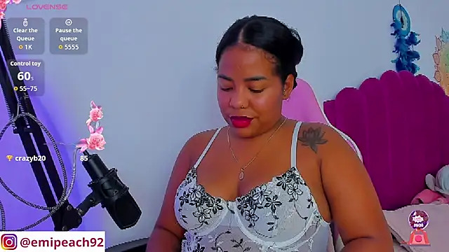 samanthaabloom live cam on StripChat