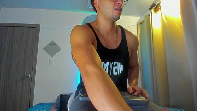 Kris_Khalifa69 webcam