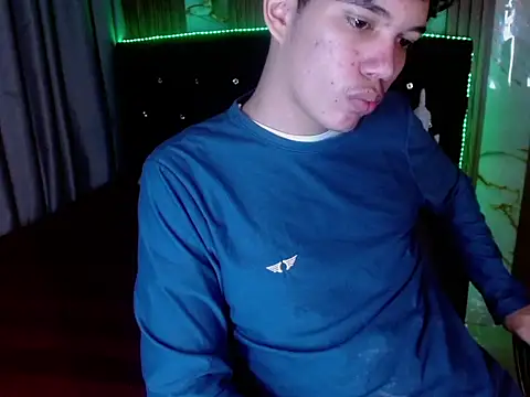 haku_nayro webcam