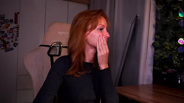 Liuba_Fox webcam