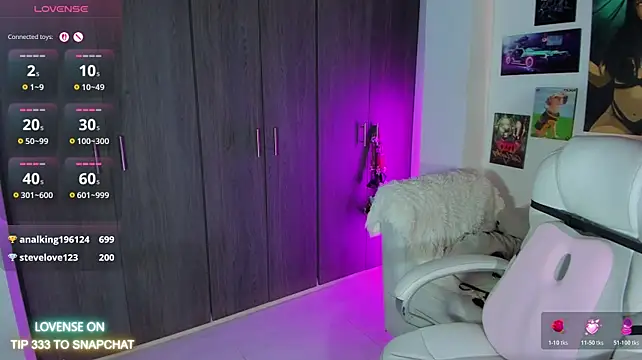miakushmodel webcam