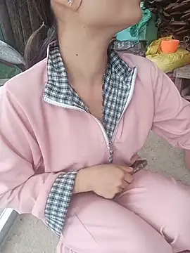 Linda-yiyi webcam