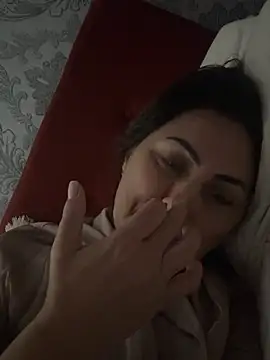 emma_roqueen (F milf) - Single Queen looking a faithful slave