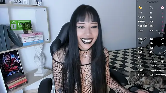 Ravenelle_ live