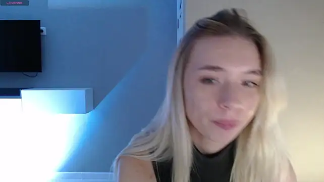 Emily_Hartt webcam