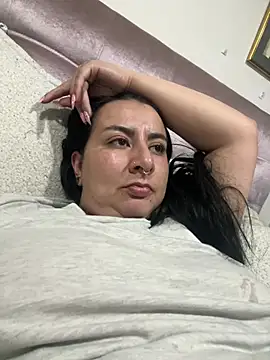 Abril_Luv live cam on StripChat