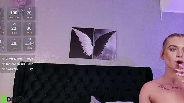 MiaBlue_ webcam