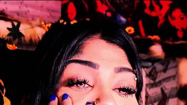 indian_dreamgirl webcam