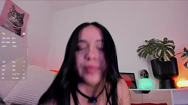 Gigi-bom live cam on StripChat