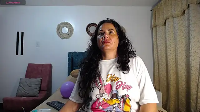 sofiamature01 live cam on StripChat
