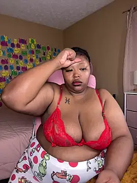 Chocolatebunnyxx96 live cam on StripChat