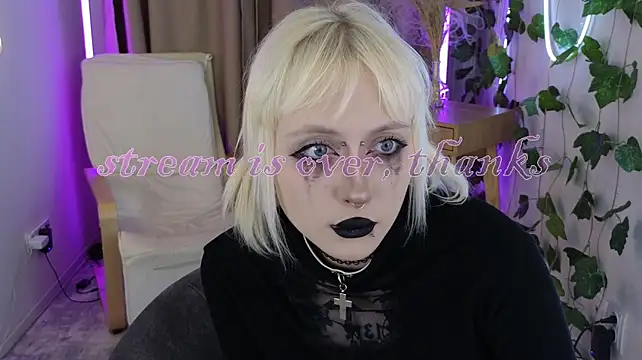 rraffaellka live cam on StripChat