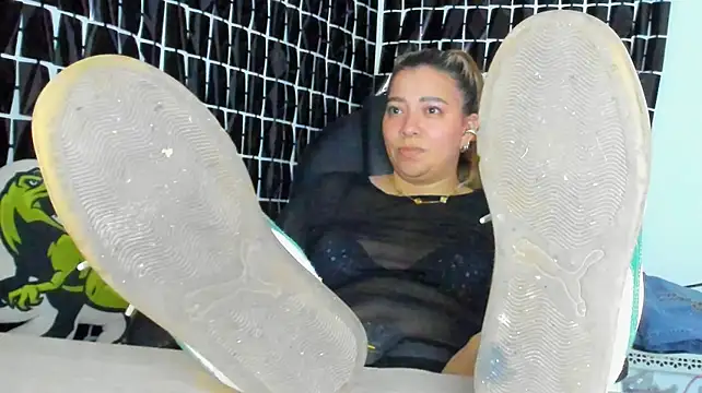 MissAlmaFenix live cam on StripChat