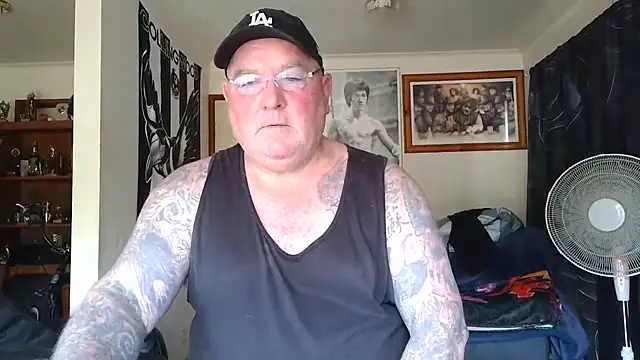 KINKYBLUEYES69 webcam