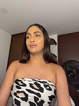 carminaurmommy live cam on StripChat