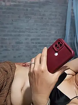 Linda-04 webcam