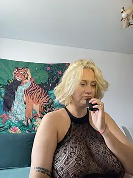 Avery_Wilson webcam