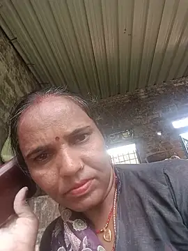 Priya_cutR