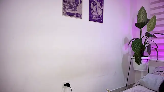 Sky_Intimate webcam