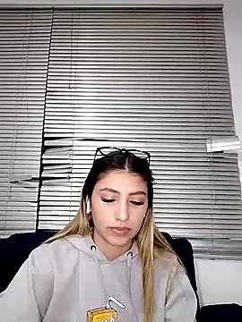 AliceTeenager___
