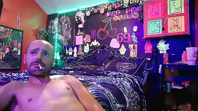daddyandsplashqueen (Ask my age) - Flash titties