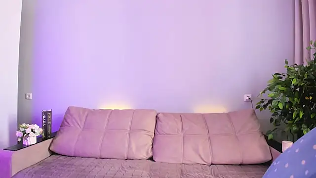 OhWowGirl webcam