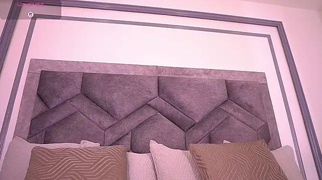 MiaKay1 webcam