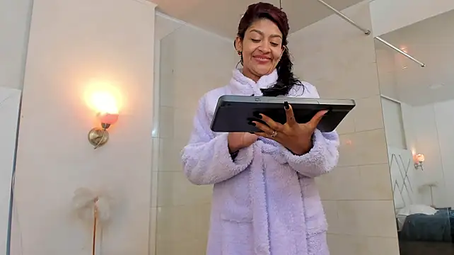 Sky_Collins_ webcam