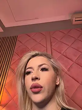 IveySin webcam