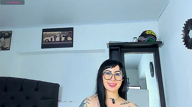Vicky_hotmilf webcam