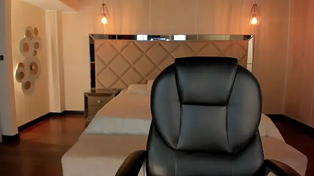 KayraLanne webcam