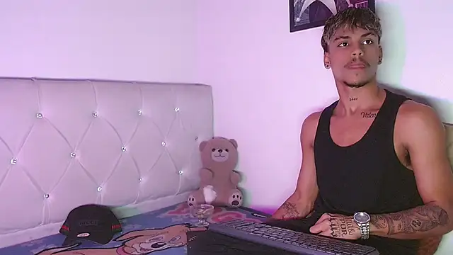 Angel_foxc13 webcam