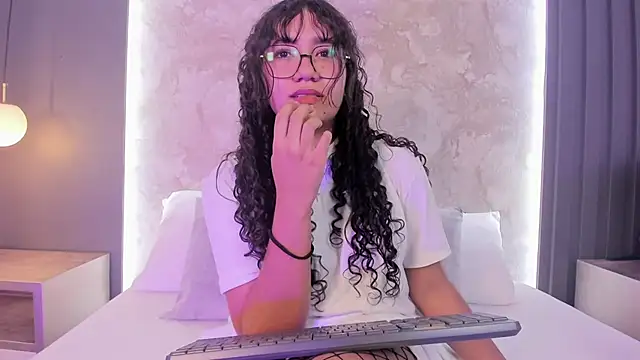 alysson_moon_ webcam