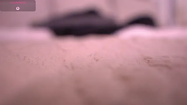 MiaKay1 webcam