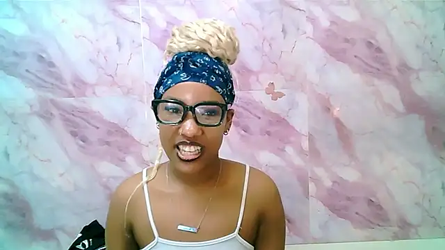 EroticSexyPrada webcam