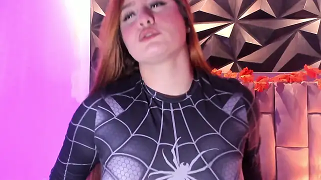 megan_whitee__ webcam