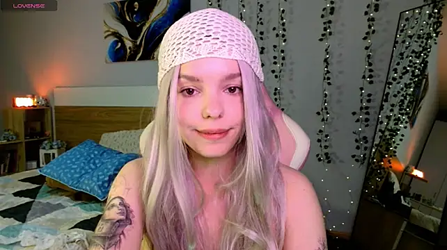 Maya_Campbell webcam