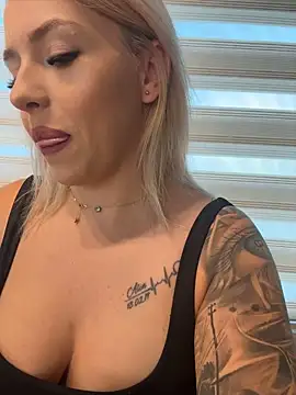 IveySin webcam