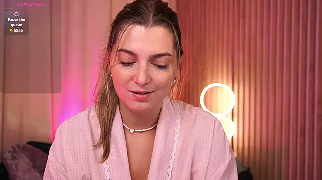 LucreciaStorm webcam